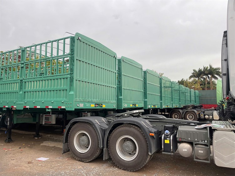 Bàn giao lô mooc lồng Baldars 9T cho công ty Trường Sơn