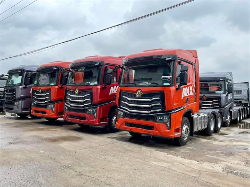 Xe Đầu Kéo HoWo MAX 460hp Cầu Láp 2025